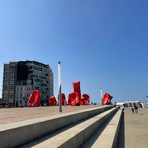 Gezellige 1 Slaapkamer, 3pers,strand,zee 50m Appartement